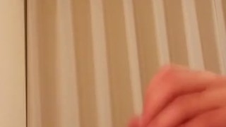 あおむけオナニーで空高く射精し顔射