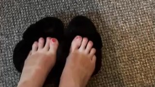 Sexy Feet in UGGS Baby 