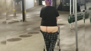 Fat BBW Flashing Ass in Parking lot 