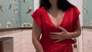 Секс с брюнеткой в красном платье (75 фото)