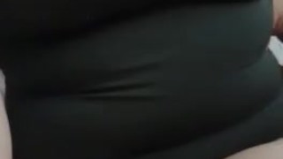 Me masturbó y me vengo en mi mano