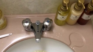 I serve yellow sweet juice at the hotel.