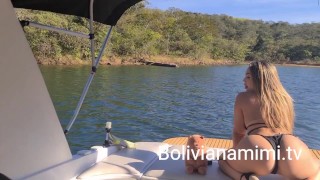 Loquita haciendo orgia en la lancha 