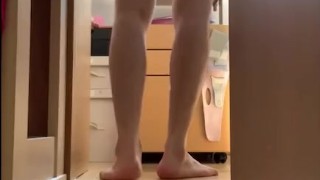 Caucasian college student who moves a big ass with anal in full view!【He has a toy in his anal】