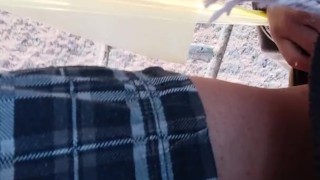Caminata con el pene de fuera, se ve el rebote.