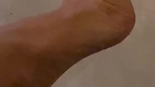To foot or not 