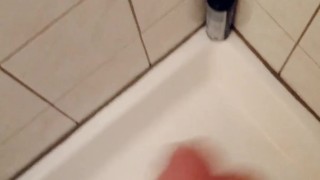 Branlette dans la douche