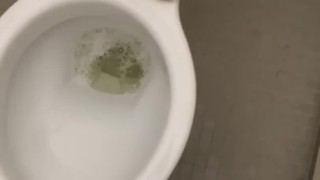 A college student who ejaculates many times in the toilet at Tokyo Station! [International students]