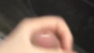 最近セックスばっかりだけど合間にオナニーした～ティッシュ間に合わなくて服に出したw