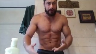 Hot Ripped Shaved Bodybuilder Flexing and Jerking off Big Dick last year throwback