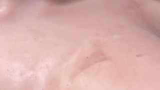 Du beau sexe avec cette jolie blonde 