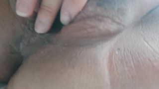Plug play in pussy