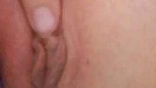 Lil curvy milf plays with pink pussy