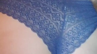 Lil curvy milf plays with pink pussy