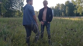 Минет и дроч около оживленной трассы