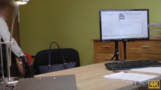 LOAN4K Une fille sexy est prête à tout pour obtenir l'argent dont elle a besoin