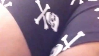 Ass shaking