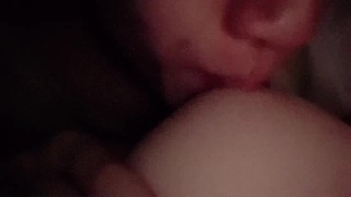 【女性向け】深夜のベッド、彼女のおっぱいを舐め続けるイケメン社会人