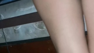 Esposa infiel le encanta mostrar el culo a su marido