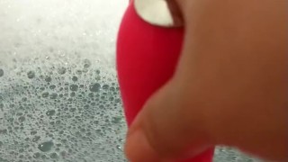 MILF cums in bathtub