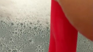 MILF cums in bathtub