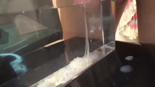 ［依頼］変態短小包茎君が水中射精をし、それを観察するという動画です。感想：予想以上に濃厚精子でした。