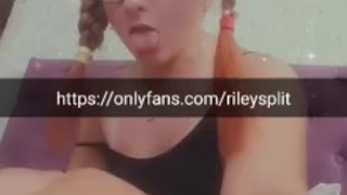 daddys girlk ready to sporead pussy lips for you