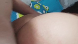احح بقا كيبزل فيا هو يسخي هز ليا رجلي مبغاش يخرج زبو من طبوني
