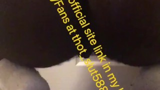 Ebony thot showers in piss as she twerks her fat ass