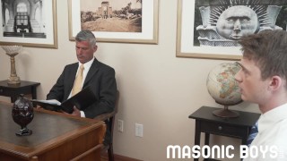 MASONICBOYS - Master Oaks breeds innocent young twink bottom Cole