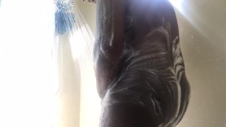 CAN SOMEONE WASH MY BACK ? 