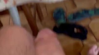 Mentre lei è a lavoro mi masturbo con la vagina toy 