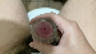 音でバレそう...！！コンビニのトイレで貫通型おなほを使ってこっそりオナニー～オナニー中毒～