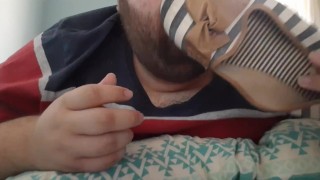 licking shoe