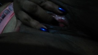 Tengo mi coño bien húmedo mi vagina esta humeda a chorros I hace my pussy so wet I want a big dick 