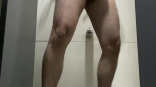 NAGJAKOL NG BUKAS ANG PINTO MUNTIK NG MAHULI SI PARE