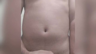 Casero latino nalgon disfrutando en el baño 