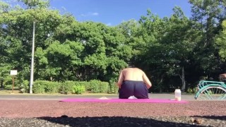A Japanese student who masturbates with a mattress in the park!【Big dick】【Techno break】