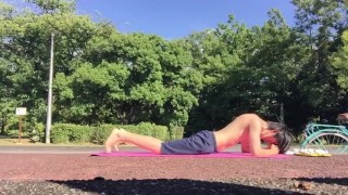 A Japanese idol who masturbates with a mattress in the park!【Techno break】【Black out】