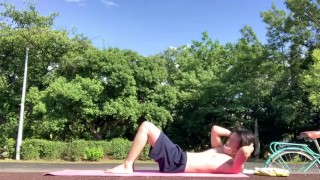 A Japanese idol who masturbates with a mattress in the Tokyo park!【Techno break】【Black out!!】