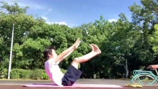 A Japanese idol who masturbates with a mattress in the Tokyo park!【Techno break】【Black out!!】