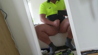 Tradie cumming on a pair of dirty Bonds underwear - Koby Falks