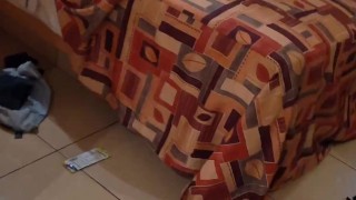 Cacho a amigo cogiendo con su novia, no podrás creer lo que paso