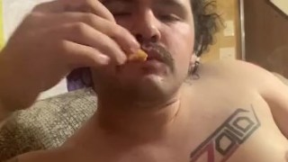 CRAZY PERSON EATS BURKER KING CHICKEN FRIES NAKED