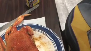 Eating a big crab 