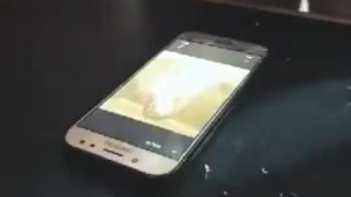 Tengo una GRAN ACABADA viendo fotos de mi hermanastra mientras esta en el cuarto de alado