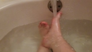 Footsies in the bath 