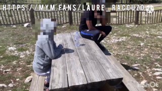 Je me fais enculer en public par un inconnu !!