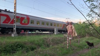 SugarNadya decided to show her sexy body to the whole train