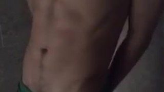 chacal en la ducha enseña todo